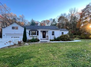 158 Jelliff Mill Rd, New Canaan, CT 06840