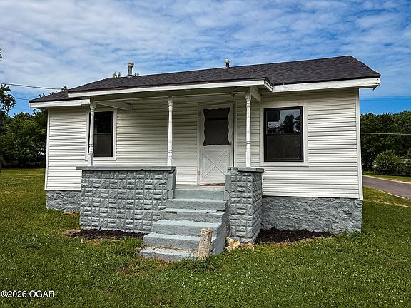 2nd image of 902 Freeman Rd