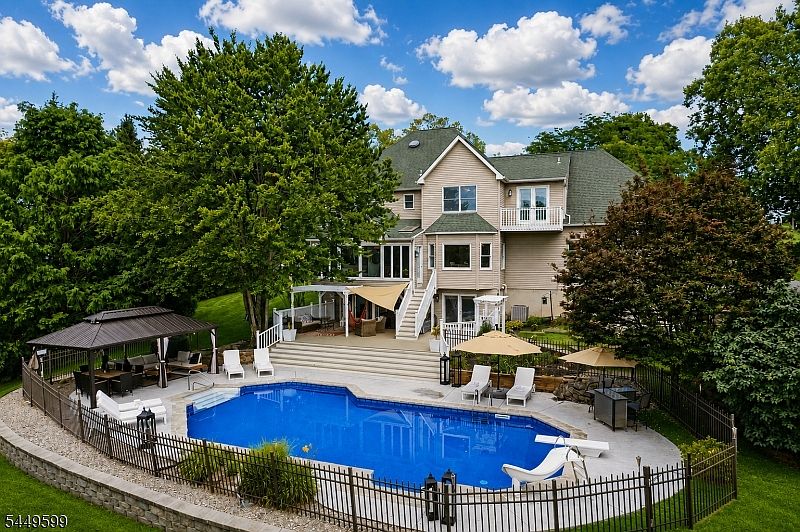 1st image of 309 Greens Ridge Rd