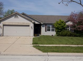 400 E Quail Run, Oak Creek, WI 53154