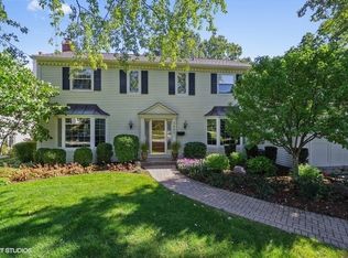 1423 Ambleside Dr, Deerfield, IL 60015