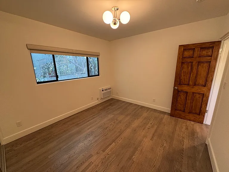 6345 Primrose Ave #10 — Photo 40