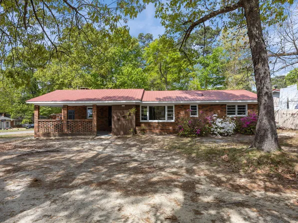 2934 Academy St, Sanford, NC 27332