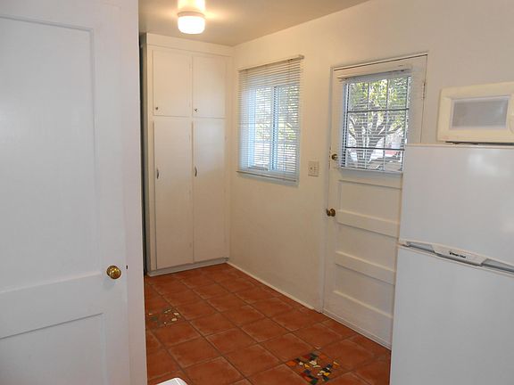 3rd image of 1213 Girard Blvd SE APT B