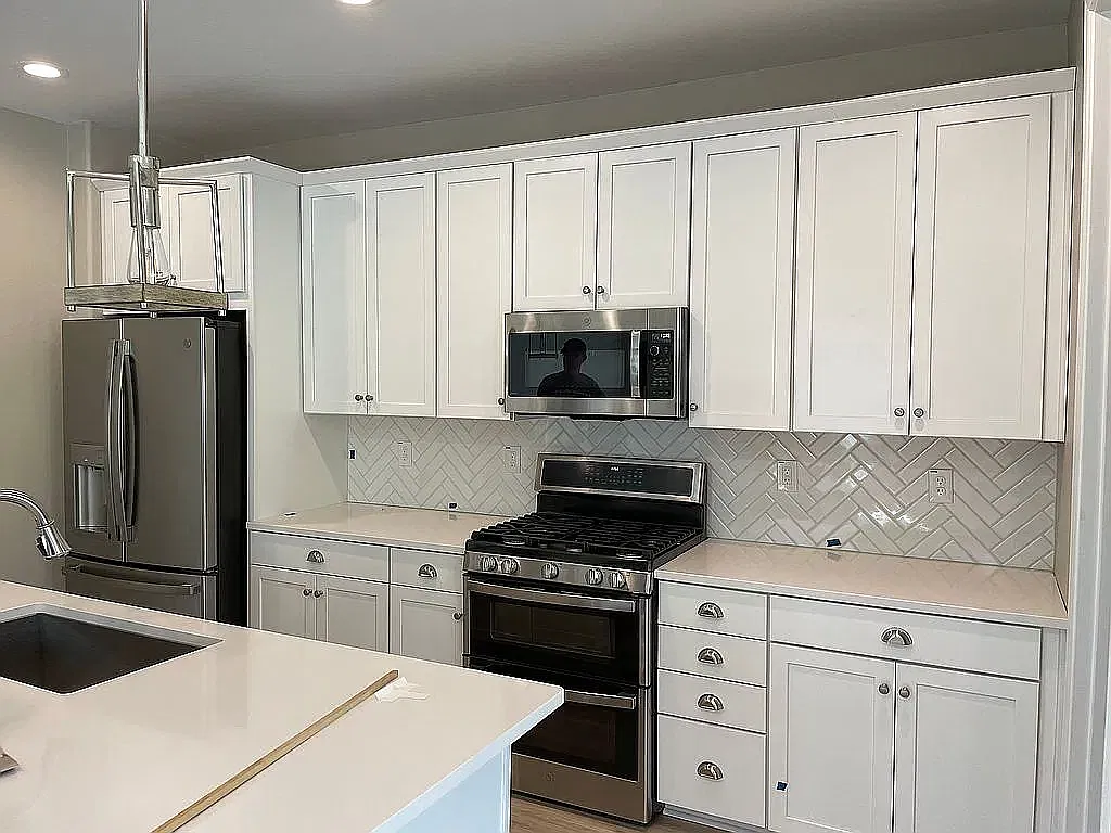 4 bed, 1873 sqft, $2,249 — Photo 2