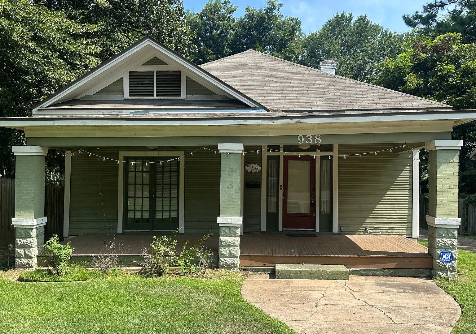3 bed, 2.5 bath, 2184 sqft, $1,600 — Photo 1
