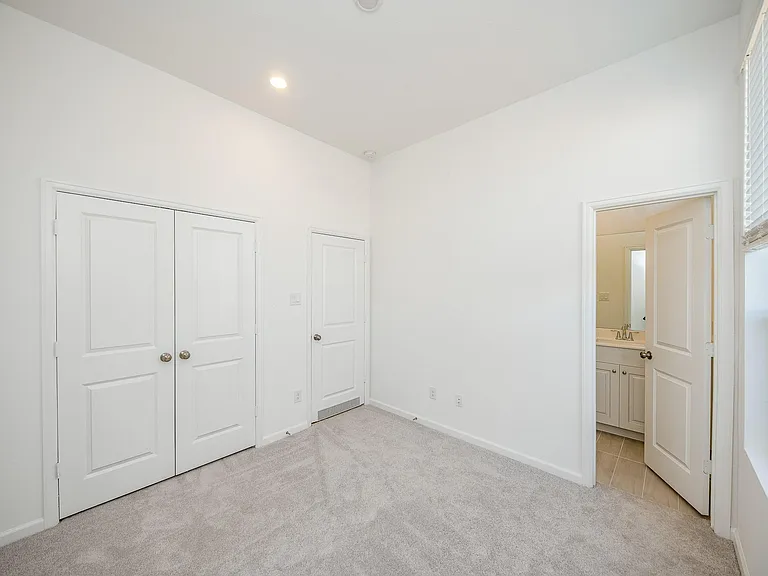 27035 Flower Isle Ln — Photo 10