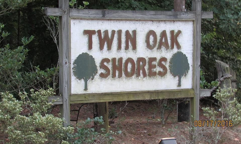 1st image of 79 Twin Oaks Ln