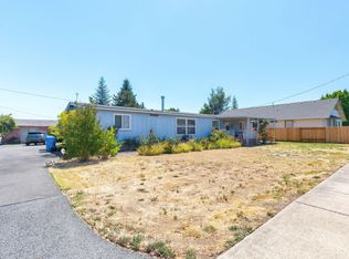 1405 Willow Ln, Grants Pass, OR 97527