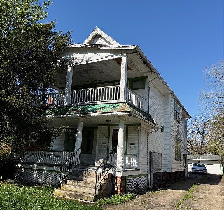 1st image of 3450 E 121st St