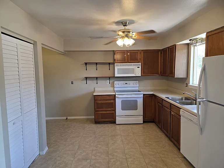 6837 Western Pl — Photo 16
