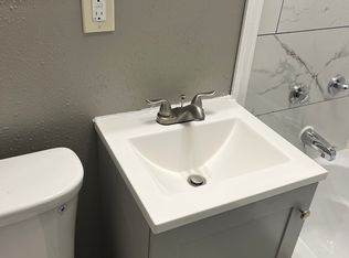 1233 S 17th St, Milwaukee, WI 53204