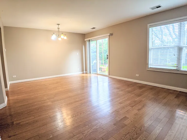 1504 Thornfield Ln — Photo 13