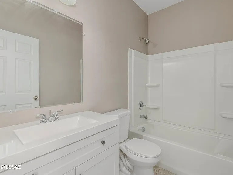 1520 E 27th St #2 — Photo 9