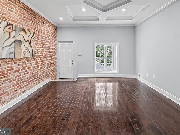 3rd image of 3124 E Baltimore St