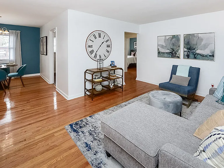 Elmwood Village Apartments and Townhomes — Photo 8