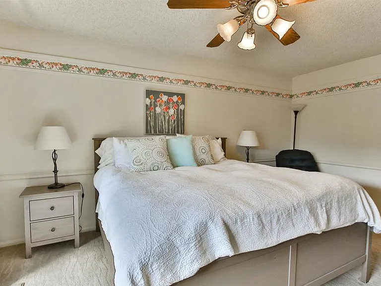 1068 Isabella Ave — Photo 21