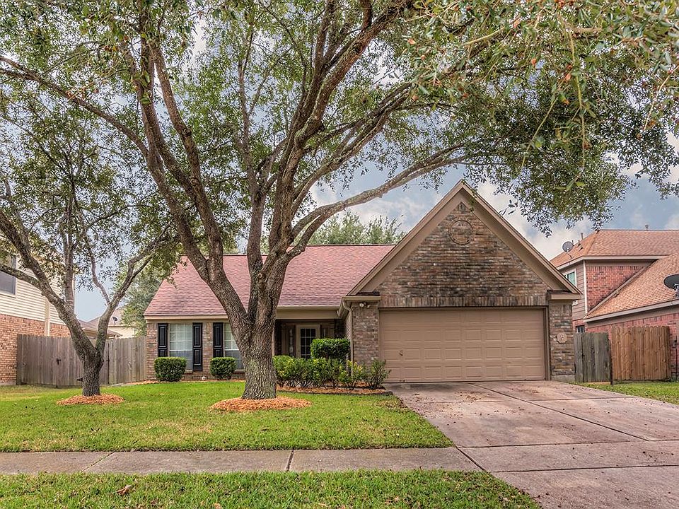 1st image of 2103 Castle Dr