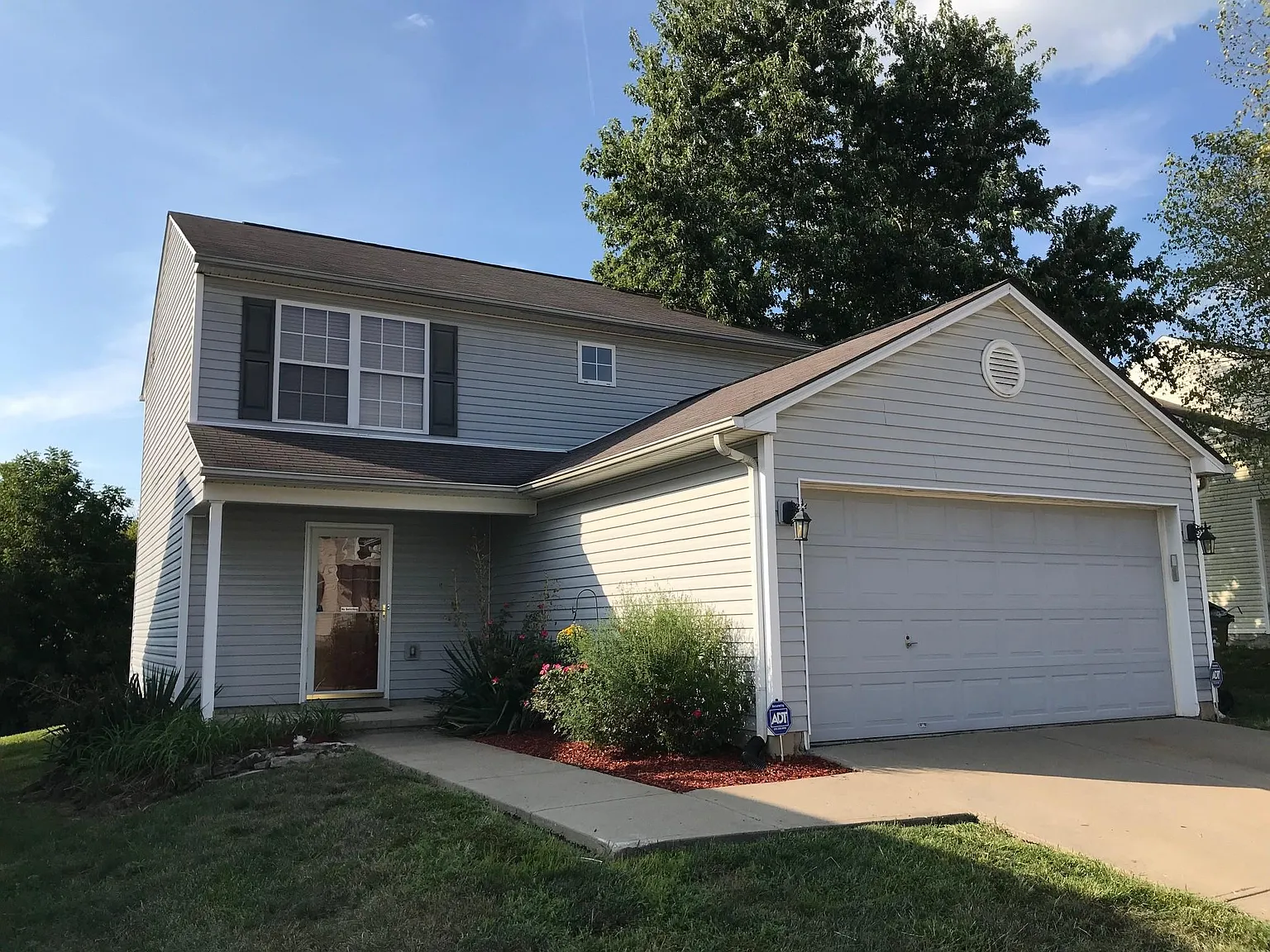 3 bed, 2.5 bath, 1456 sqft, $1,850 — Photo 1