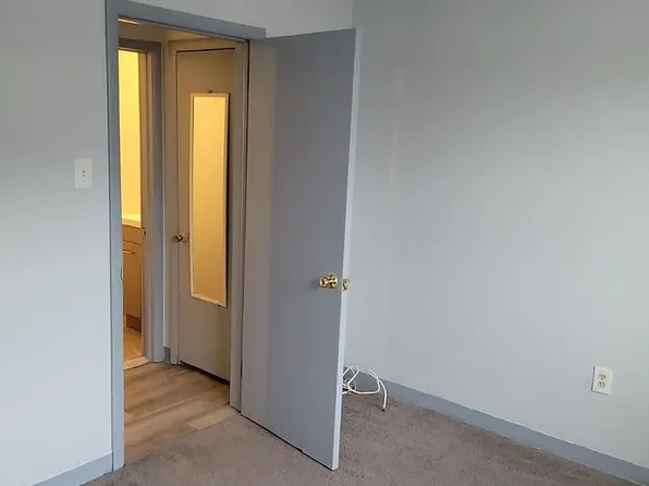 617 E Main St #617, Maple Shade, NJ 08052