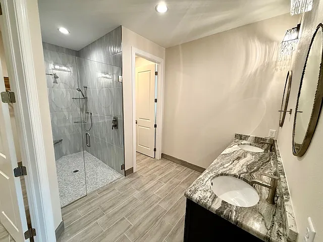 37 Gimli St — Photo 8