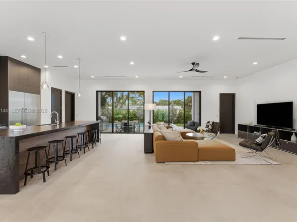 301 NE 27th Dr, Fort Lauderdale, FL 33334