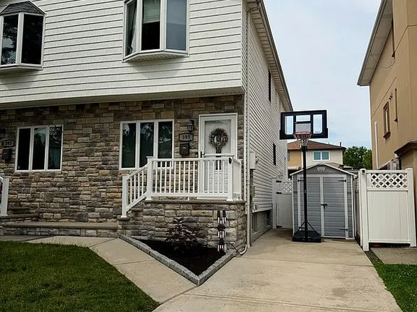 395 Stobe Ave, Staten Island, NY 10306