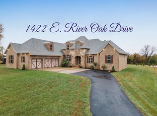 1422 E River Oak Dr, Springfield, MO 65803
