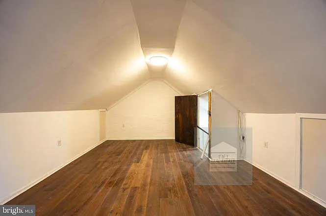 209 E Martin St #B — Photo 25