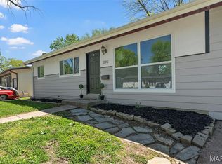 390 Versailles Dr, Florissant, MO 63031