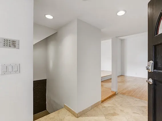 832 15th St #1 — Photo 8
