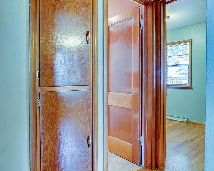 1714 W Clark St — Photo 9