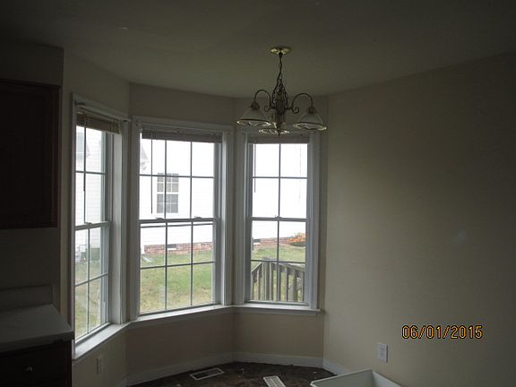 4th image of 1504 Fawcett Ln