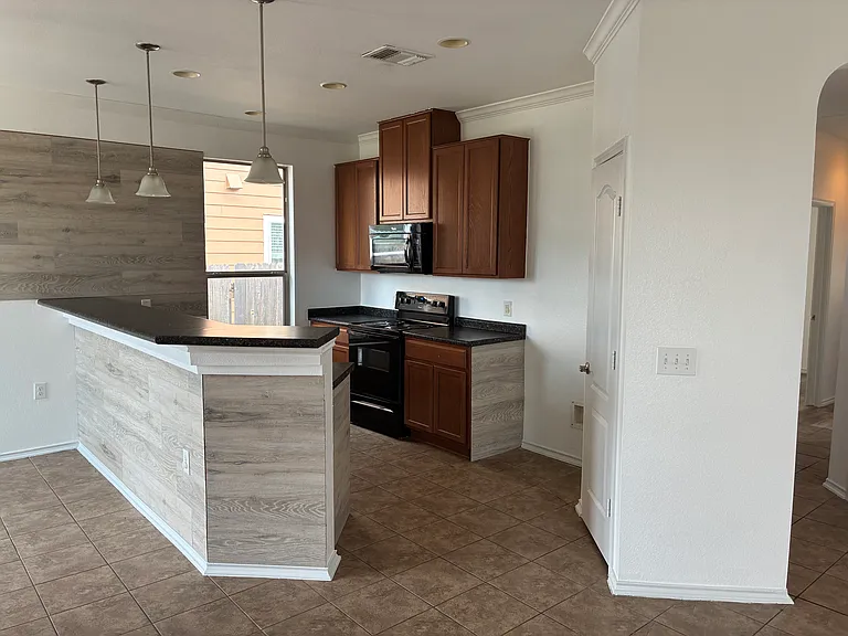13408 Guarnere Dr — Photo 6