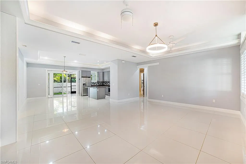 3 bed, 2.0 bath, 1627 sqft, $3,200 — Photo 4