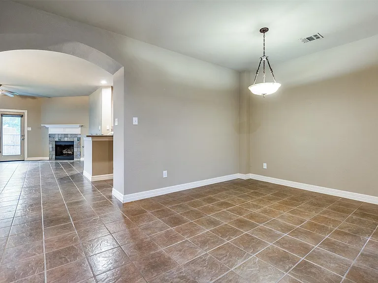 4629 Brighton Dr — Photo 8