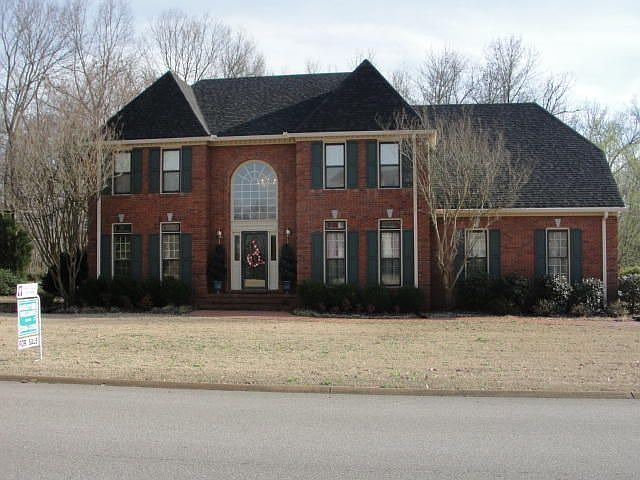2nd image of 3904 Old Oak Rd