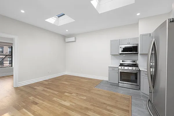 Rented by The Privelege Group | media 20