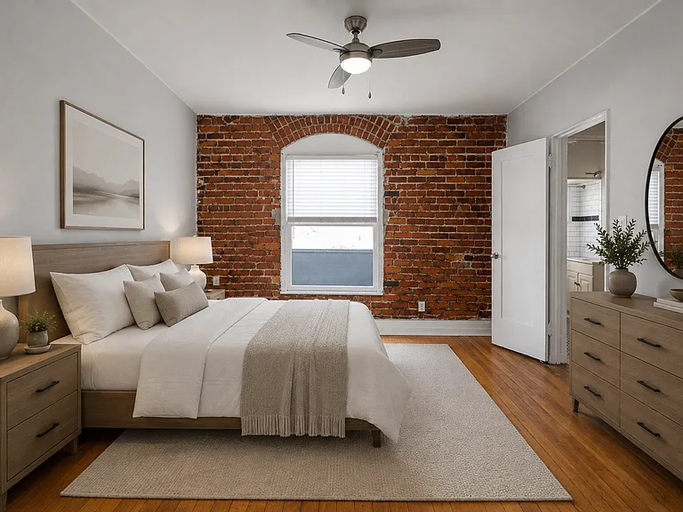Normandie Summit | Cozy Studios and One Beds in Heart of LA — Photo 3