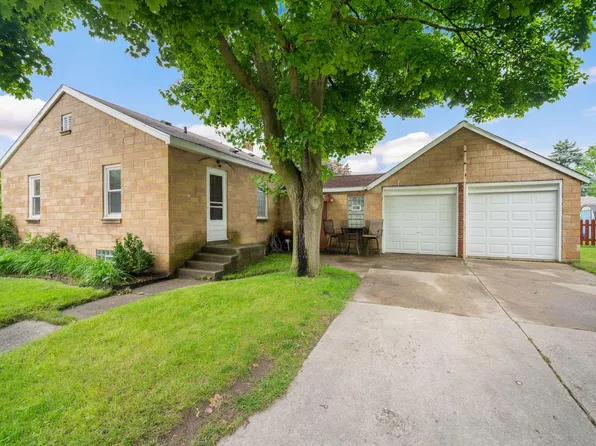 4902 North Iroquois AVENUE, Glendale, WI 53217