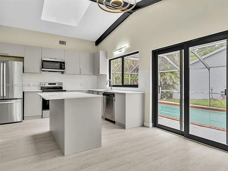 8813 Paradise Ct — Photo 11