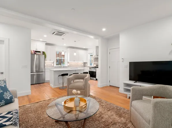 8 Brookside Ave #1, Boston, MA 02130