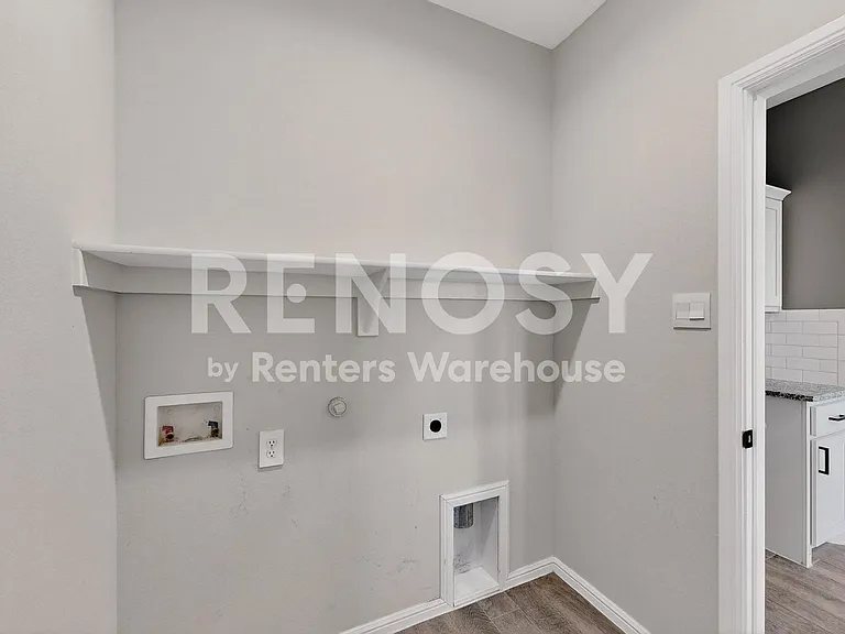8517 Centerboard Ln — Photo 24