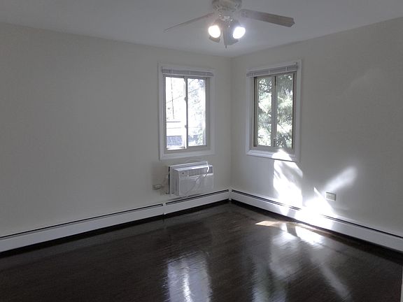4th image of 810 Seward St APT 303