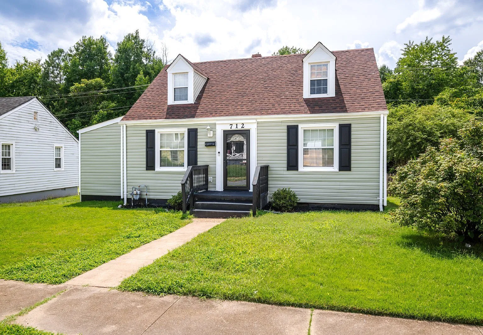712 Hill Top Drive — Photo 3