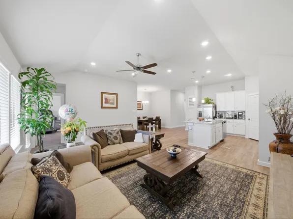 1202 Filly Creek Dr, Alvin, TX 77511