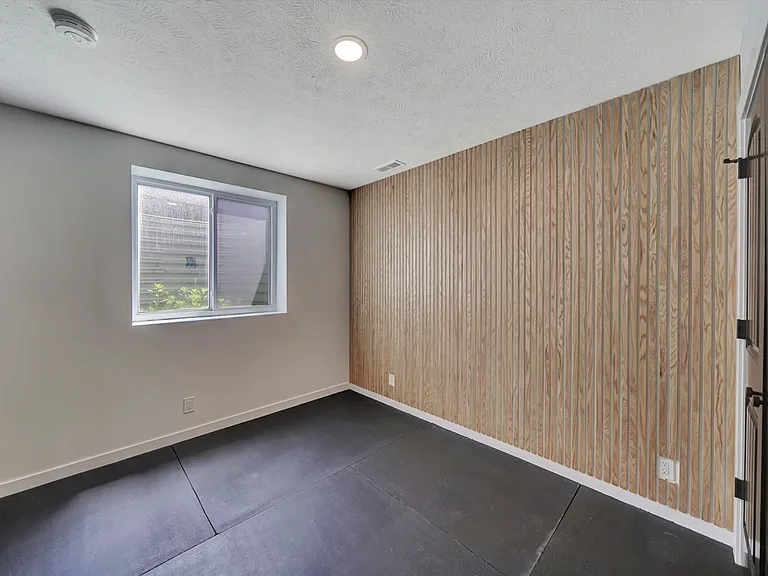 7339 Yankee Woods Dr — Photo 37