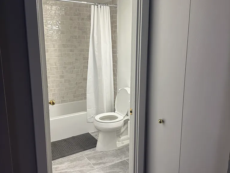 1099 22nd St NW #206 — Photo 5