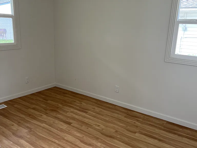 8429 Harrison Dr — Photo 9