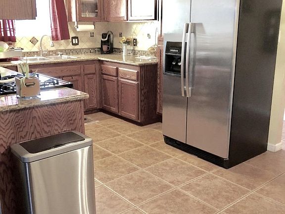 4th image of 1419 Mariposa Way